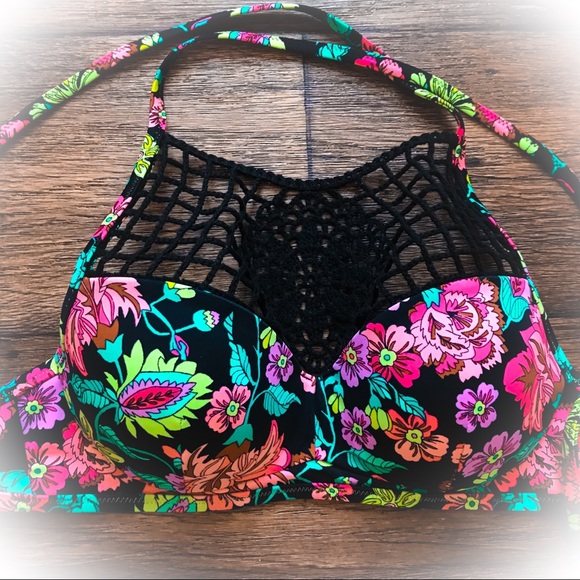 Macramé/High Neck Bikini top! Size 34A ❌🛑SOLD🛑❌ - Picture 4 of 6